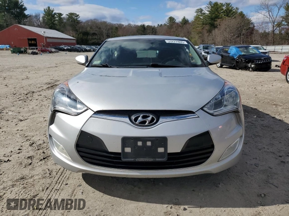 2013 Hyundai Veloster w/Black Int z VIN KMHTC6AD6DU121277, wystawiony jako Copart lot #53222805 z przebiegiem 155 236 mil mil oraz Czysty tytuł • Clean title. Historia ofert i sprzedaży dostępna na DreamBid. Obrazek 5.