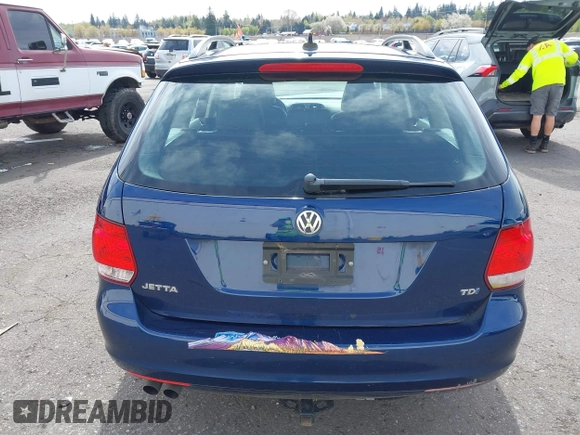 2014 Volkswagen Jetta TDI w/Sunroof & Nav с VIN 3VWPL7AJ6EM627504, выставлен на аукционе IAAI как лот 41970302 с пробегом 62 769 миль миль и . История ставок и продаж доступна на DreamBid. Изображение 16.