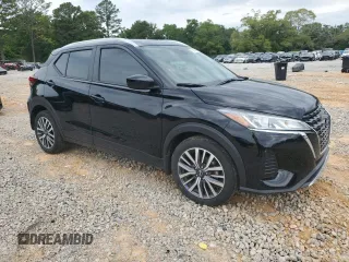 2024 Nissan Kicks SV z VIN 3N1CP5CV9RL495797, wystawiony jako Copart lot #55929895 z przebiegiem 21 688 mil mil oraz Szkoda całkowita • Salvage title. Historia ofert i sprzedaży dostępna na DreamBid. Obrazek 4.