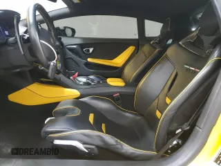 2020 Lamborghini Huracan z VIN ZHWUF5ZF1LLA15429, wystawiony jako Copart lot #84735034 z przebiegiem 30 209 mil mil oraz Szkoda całkowita • Salvage title. Historia ofert i sprzedaży dostępna na DreamBid. Obrazek 7.