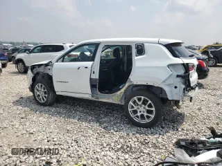 2024 Jeep Compass Latitude Lux with VIN 3C4NJDFN6RT600292, listed as a Copart auction lot 59290395 with 1,639 mi miles and Clean title. Bid and sale history available at DreamBid. Image 2.