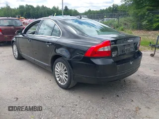 2008 Volvo S80 3.2L with VIN YV1AS982881065283, listed as a IAAI auction lot 42556767 with 152,728 mi miles and . Bid and sale history available at DreamBid. Image 3.