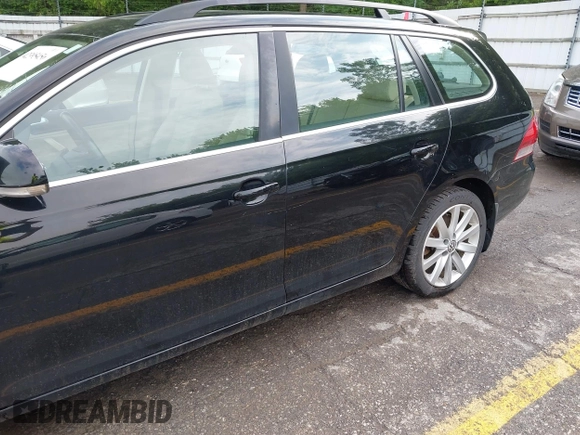 2013 Volkswagen Jetta TDI w/Sunroof & Nav with VIN 3VWPL7AJ7DM691954, listed as a IAAI auction lot 42395456 with 91,331 mi miles and . Bid and sale history available at DreamBid. Image 6.