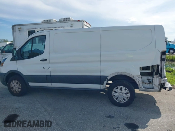 2017 Ford Transit z VIN 1FTYR1ZM6HKA75130, wystawiony jako IAAI lot #42691367 z przebiegiem 112 758 mil mil oraz . Historia ofert i sprzedaży dostępna na DreamBid. Obrazek 14.