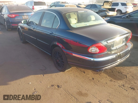 2007 Jaguar X-Type z VIN SAJWA51A57WJ26388, wystawiony jako IAAI lot #41166569 z przebiegiem 106 179 mil mil oraz . Historia ofert i sprzedaży dostępna na DreamBid. Obrazek 3.