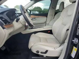 2019 Volvo XC90 Inscription z VIN YV4A22PL3K1506121, wystawiony jako Copart lot #56918545 z przebiegiem 113 103 mil mil oraz Szkody całkowita. Historia ofert i sprzedaży dostępna na DreamBid. Obrazek 7.