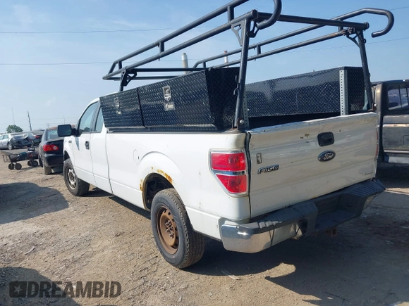2013 Ford F-150 XL z VIN 1FTFX1CF4DKF08588, wystawiony jako IAAI lot #42830584 z przebiegiem 341 141 mil mil oraz . Historia ofert i sprzedaży dostępna na DreamBid. Obrazek 3.