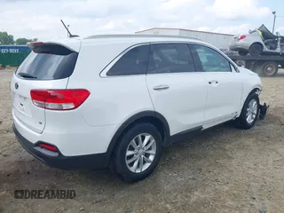 2017 Kia Sorento LX z VIN 5XYPGDA57HG197895, wystawiony jako IAAI lot #42265132 z przebiegiem 100 154 mil mil oraz . Historia ofert i sprzedaży dostępna na DreamBid. Obrazek 4.