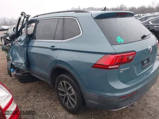 2019 Volkswagen Tiguan SE with VIN 3VV2B7AX1KM093510, listed as a IAAI auction lot 41943495 with 52,491 mi miles. Bid and sale history available at carsss.com. Image 3.