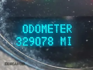 2012 Chevrolet Suburban LT z VIN 1GNSCJE03CR128206, wystawiony jako IAAI lot #42002119 z przebiegiem 329 078 mil mil oraz . Historia ofert i sprzedaży dostępna na DreamBid. Obrazek 15.