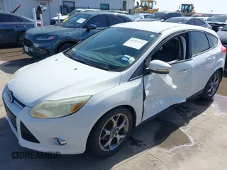 2013 Ford Focus SE with VIN 1FADP3K29DL157601, listed as a IAAI auction lot 41710924 with 177,729 mi miles. Bid and sale history available at carsss.com. Image 18.