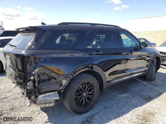 2022 Ford Explorer XLT with VIN 1FMSK7DH8NGB68782, listed as a Copart auction lot 51130155 with 28,689 mi miles and Salvage Title. Bid and sale history available at carsss.com. Image 3.
