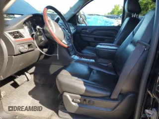 2013 Cadillac Escalade ESV Premium z VIN 1GYS4JEF1DR147715, wystawiony jako Copart lot #60710254 z przebiegiem 253 545 mil mil oraz Szkoda całkowita • Salvage title. Historia ofert i sprzedaży dostępna na DreamBid. Obrazek 7.