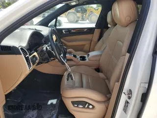 2021 Porsche Cayenne z VIN WP1AA2AY2MDA05988, wystawiony jako Copart lot #59500865 z przebiegiem 33 869 mil mil oraz Szkoda całkowita • Salvage title. Historia ofert i sprzedaży dostępna na DreamBid. Obrazek 7.