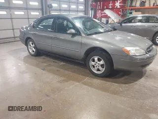 2001 Ford Taurus SES with VIN 1FAFP55U01G211079, listed as a IAAI auction lot 40895191 with 151,912 mi miles. Bid and sale history available at carsss.com. Image 1.