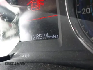 2019 Toyota Corolla L z VIN 5YFBURHE1KP947817, wystawiony jako IAAI lot #41959566 z przebiegiem 128 574 mil mil oraz . Historia ofert i sprzedaży dostępna na DreamBid. Obrazek 16.