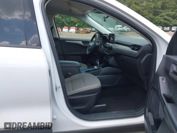 2022 Ford Escape SE z VIN 1FMCU0G66NUB82519, wystawiony jako IAAI lot #42444455 z przebiegiem 102 980 mil mil oraz . Historia ofert i sprzedaży dostępna na DreamBid. Obrazek 5.