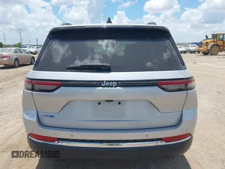 2024 Jeep Grand Cherokee with VIN 1C4RJYB68R8516819, listed as a IAAI auction lot 42582803 with 32,933 mi miles and . Bid and sale history available at DreamBid. Image 16.
