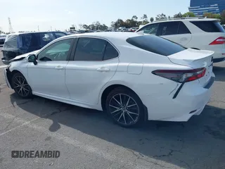 2022 Toyota Camry SE with VIN 4T1G11AKXNU070473, listed as a IAAI auction lot 41937541 with 57,598 mi miles and . Bid and sale history available at DreamBid. Image 14.
