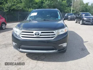 2013 Toyota Highlander Limited z VIN 5TDDK3EH4DS195650, wystawiony jako IAAI lot #42667439 z przebiegiem 136 105 mil mil oraz . Historia ofert i sprzedaży dostępna na DreamBid. Obrazek 13.