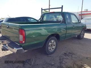1998 Nissan Frontier XE z VIN 1N6DD26S3WC318614, wystawiony jako IAAI lot #41965202 z przebiegiem 107 786 mil mil oraz . Historia ofert i sprzedaży dostępna na DreamBid. Obrazek 4.