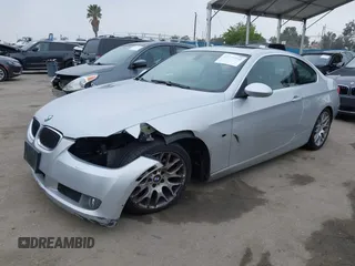 2008 BMW 3 Series 328i z VIN WBAWV13508P119840, wystawiony jako IAAI lot #42171550 z przebiegiem 123 886 mil mil oraz . Historia ofert i sprzedaży dostępna na DreamBid. Obrazek 2.