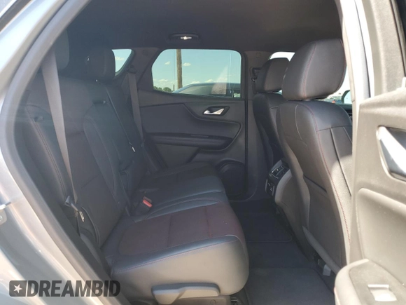 2024 Chevrolet Blazer RS z VIN 3GNKBERS8RS181723, wystawiony jako Copart lot #55898855 z przebiegiem 18 349 mil mil oraz Szkoda całkowita • Salvage title. Historia ofert i sprzedaży dostępna na DreamBid. Obrazek 11.