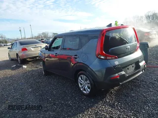 2020 Kia Soul LX with VIN KNDJ23AU2L7716198, listed as a IAAI auction lot 41667038 with 38,344 mi miles. Bid and sale history available at carsss.com. Image 3.