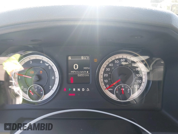 2018 Ram 1500 Tradesman с VIN 1C6RR6FT8JS149433, выставлен на аукционе IAAI как лот 42332005 с пробегом 68 531 миль миль и . История ставок и продаж доступна на DreamBid. Изображение 7.