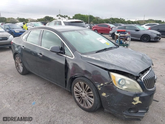 2014 Buick Verano with VIN 1G4PP5SK3E4178146, listed as a IAAI auction lot 41628973 with 196,700 mi miles. Bid and sale history available at carsss.com. Image 1.