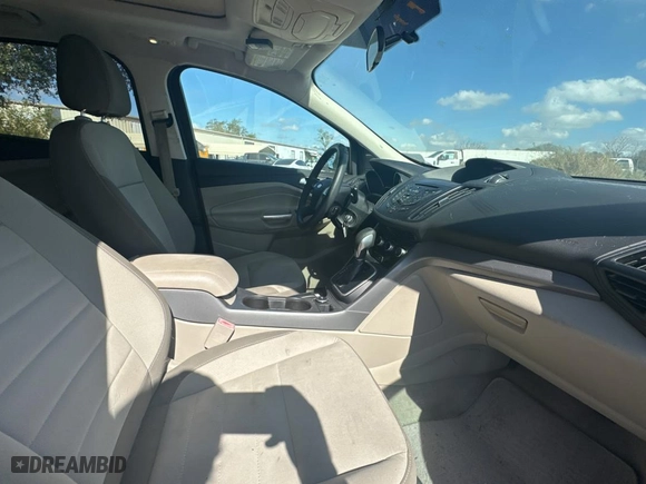 2013 Ford Escape SE with VIN 1FMCU9G95DUD25554, listed as a Copart auction lot 45386085 with 999,999 mi miles and Clean Title. Bid and sale history available at carsss.com. Image 5.
