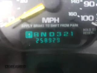 2000 Chevrolet Suburban LT with VIN 3GNEC16TXYG166447, listed as a Copart auction lot 43292602 with 258,929 mi miles and Salvage Title. Bid and sale history available at carsss.com. Image 8.