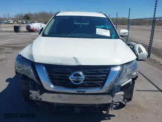 2017 Nissan Pathfinder S with VIN 5N1DR2MN0HC643429, listed as a IAAI auction lot 41699208 with 157,364 mi miles. Bid and sale history available at carsss.com. Image 6.
