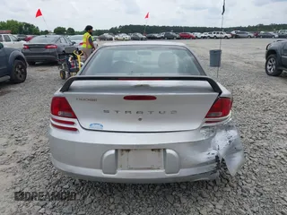2004 Dodge Stratus SE z VIN 1B3EL36X74N266922, wystawiony jako IAAI lot #42092693 z przebiegiem 183 185 mil mil oraz . Historia ofert i sprzedaży dostępna na DreamBid. Obrazek 17.
