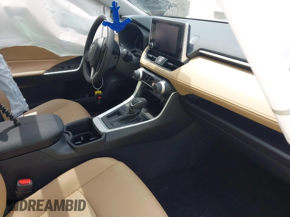 2025 Toyota RAV4 XLE Premium with VIN 2T3C1RFV9SC323495, listed as a IAAI auction lot 42136805 with 947 mi miles and . Bid and sale history available at DreamBid. Image 5.