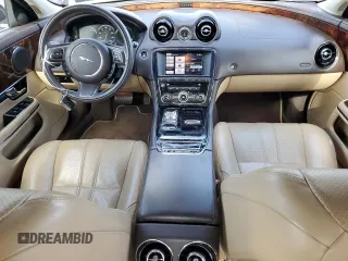 2013 Jaguar XJ z VIN SAJWA1C75D8V54004, wystawiony jako Copart lot #76922464 z przebiegiem 107 175 mil mil oraz Szkoda całkowita • Salvage title. Historia ofert i sprzedaży dostępna na DreamBid. Obrazek 8.