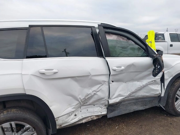 2019 Volkswagen Atlas 3.6L V6 SEL with VIN 1V2ER2CA1KC620397, listed as a IAAI auction lot 41009656 with 75,143 mi miles. Bid and sale history available at carsss.com. Image 6.