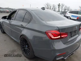 2018 BMW M3 z VIN WBS8M9C54J5K99251, wystawiony jako IAAI lot #38433789 z przebiegiem 41 081 mil mil oraz . Historia ofert i sprzedaży dostępna na DreamBid. Obrazek 3.