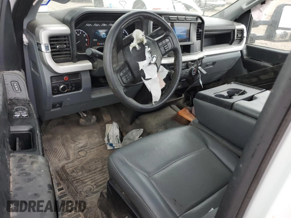 2024 Ford F-250 XL z VIN 1FTBF2AA7RED10575, wystawiony jako Copart lot #54944875 z przebiegiem 22 756 mil mil oraz Szkoda całkowita • Salvage title. Historia ofert i sprzedaży dostępna na DreamBid. Obrazek 8.