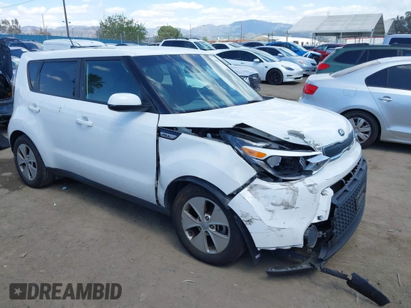 2016 Kia Soul with VIN KNDJN2A27G7342550, listed as a IAAI auction lot 41969942 with 133,140 mi miles. Bid and sale history available at carsss.com. Image 1.