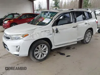 2011 Toyota Highlander Hybrid Limited with VIN JTEDC3EH5B2001611, listed as a IAAI auction lot 41851942 with 1 mi miles. Bid and sale history available at carsss.com. Image 17.