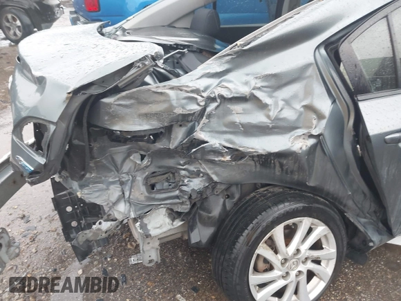 2012 Mazda Mazda3 i Touring with VIN JM1BL1V71C1533095, listed as a IAAI auction lot 41891692 with 173,425 mi miles. Bid and sale history available at carsss.com. Image 6.