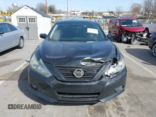 2018 Nissan Altima 2.5 SR with VIN 1N4AL3AP4JC478503, listed as a IAAI auction lot 41731574 with 134,206 mi miles. Bid and sale history available at carsss.com. Image 12.