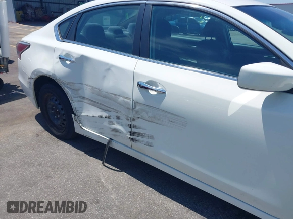 2015 Nissan Altima S with VIN 1N4AL3AP7FN897201, listed as a IAAI auction lot 42026527 with 192,944 mi miles and . Bid and sale history available at carsss.com. Image 17.