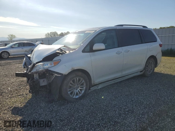 2017 Toyota Sienna XLE Auto Access Seat with VIN 5TDYZ3DC2HS791896, listed as a Copart auction lot 49890665 with 68,027 mi miles and Salvage Title. Bid and sale history available at carsss.com. Image 1.