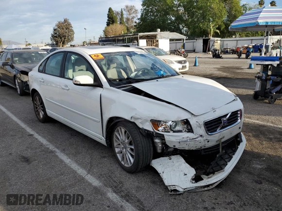 2009 Volvo S40 2.4L with VIN YV1MS390692447380, listed as a Copart auction lot 47226095 with 68,439 mi miles and Salvage Title. Bid and sale history available at carsss.com. Image 4.