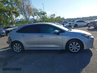 2022 Toyota Corolla LE with VIN 5YFEPMAE7NP276286, listed as a IAAI auction lot 41704970 with 87,142 mi miles. Bid and sale history available at carsss.com. Image 12.