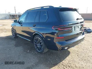 2024 BMW X7 xDrive40i with VIN 5UX23EM09R9S27315, listed as a IAAI auction lot 41978380 with 27,769 mi miles. Bid and sale history available at carsss.com. Image 3.
