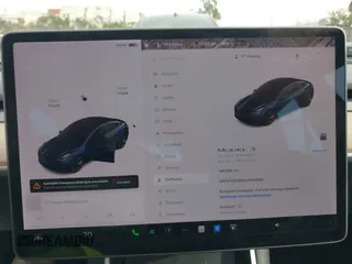 2020 Tesla Model 3 Long Range z VIN 5YJ3E1EB0LF600098, wystawiony jako IAAI lot #41071258 z przebiegiem 149 939 mil mil oraz . Historia ofert i sprzedaży dostępna na DreamBid. Obrazek 7.