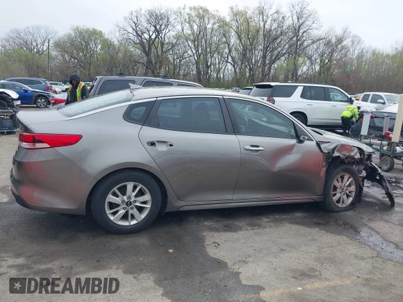 2016 Kia Optima LX с VIN 5XXGT4L32GG015238, выставлен на аукционе IAAI как лот 41921991 с пробегом 138 816 миль миль и . История ставок и продаж доступна на DreamBid. Изображение 13.